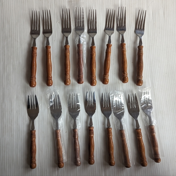 Old Homestead Style Wooden Handle Stainless Steel Flatwear - Picture 6 of 10